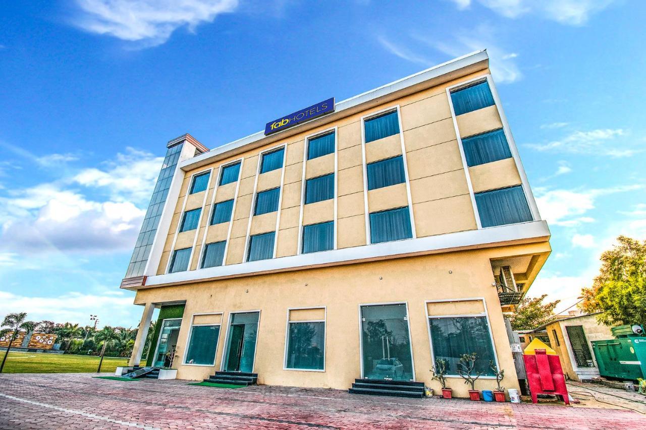 Fabhotel Amrit Greens Indore Airport Kültér fotó